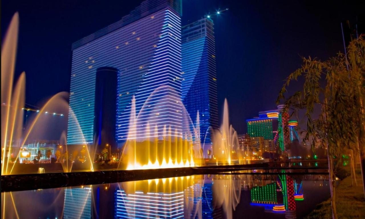 Orbi City In Batumi Batoemi Buitenkant foto