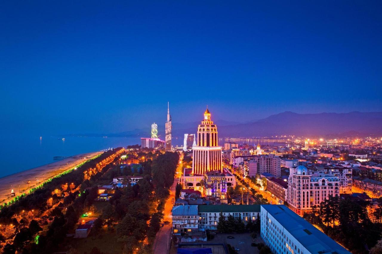 Orbi City In Batumi Batoemi Buitenkant foto