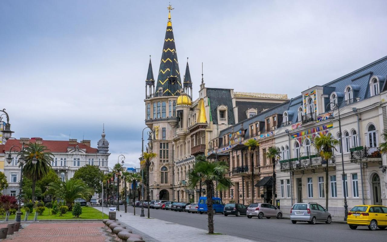 Orbi City In Batumi Batoemi Buitenkant foto