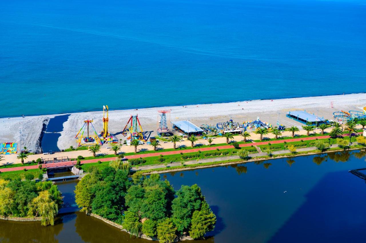 Orbi City In Batumi Batoemi Buitenkant foto